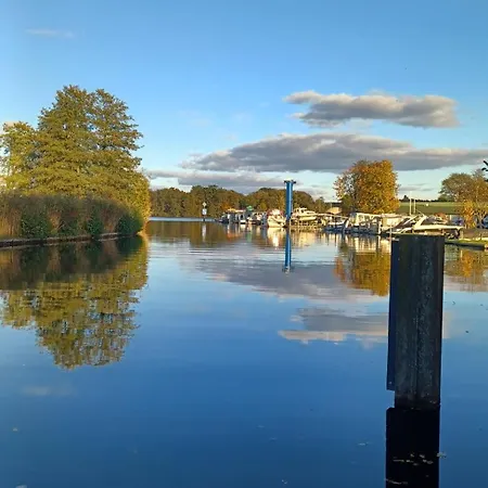 - Ankerplatz Am Werlsee, Mit Eigenem Bootssteg Und Sauna Prázdninový dům *